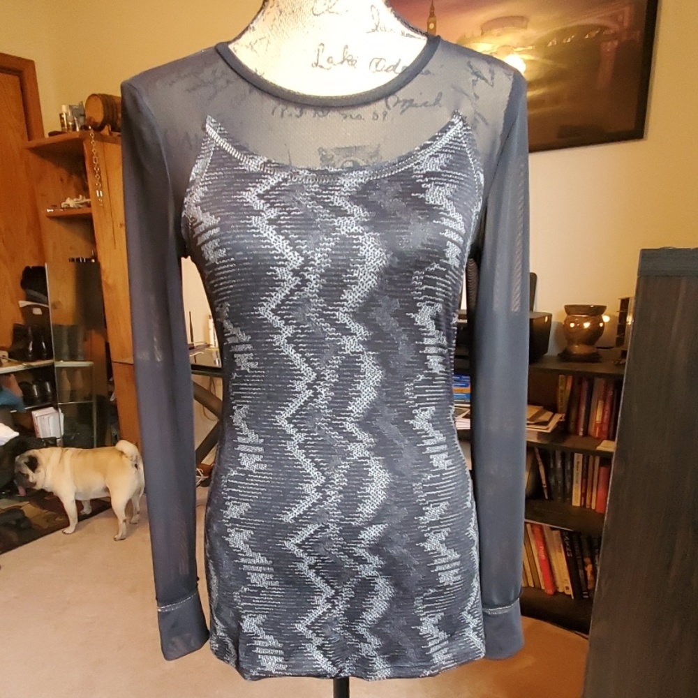 BKE size Medium shirt w/sheer sleeve and shoulder